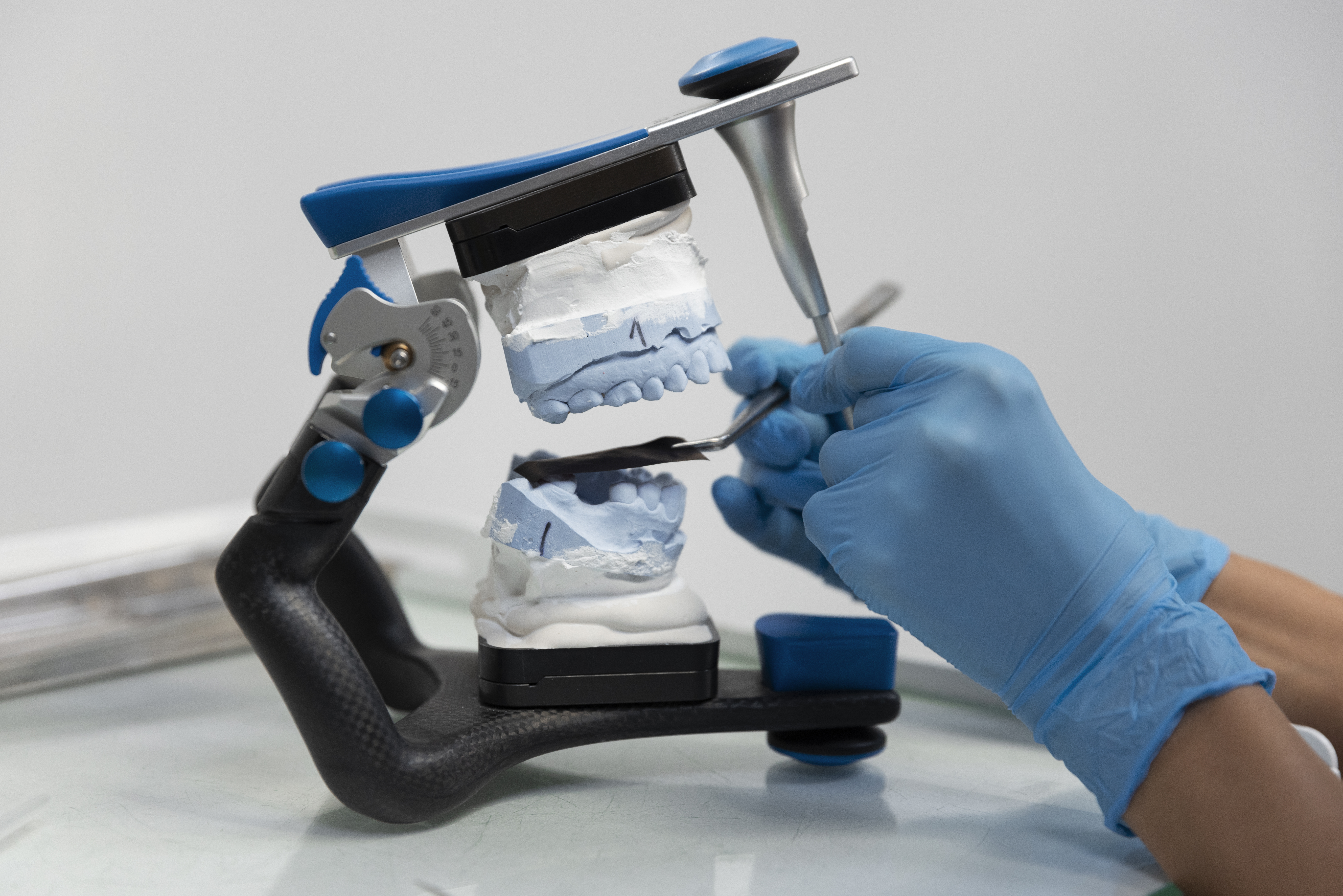 Greft Uygulaması (Kemik Tozu)